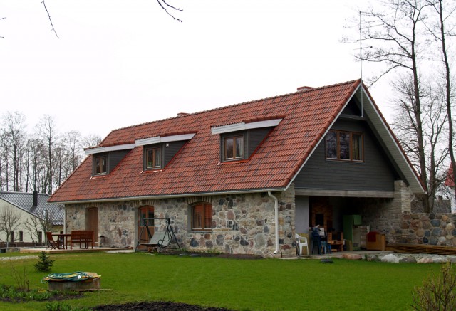 RELIABLE AND DURABLE ROOFS